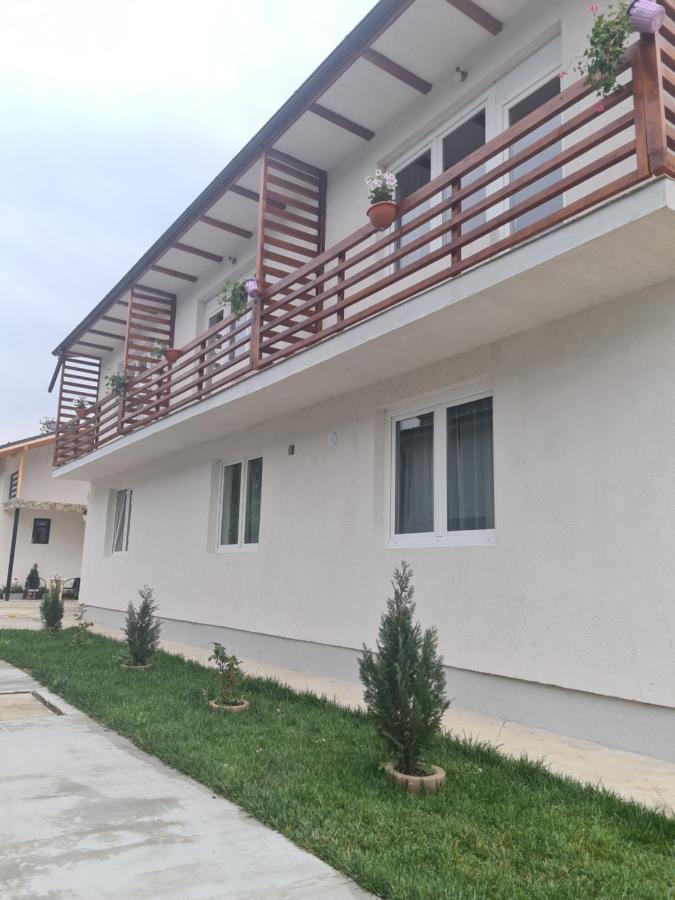 Luca'S Studio 2 ,Close To Therme Bucharest, Airport Otopeni Balotesti Kültér fotó